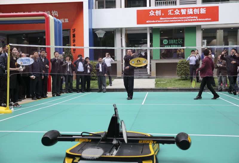 China badminton playing robot4