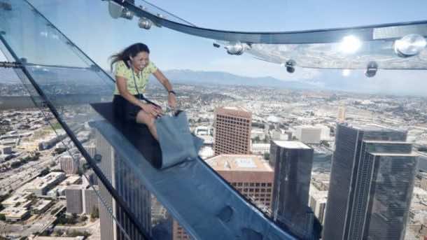 L.A. Glass Slide Opens Atop A Skyscraper, 1000 feet Above Ground_Image 2