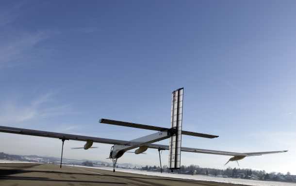 Solar Impulse Flies Over The Atlantic Powered By Sun_Image 3