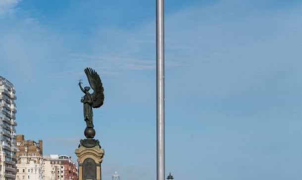 World’s Skinniest Tower Being Erected In Brighton, England_Image 4