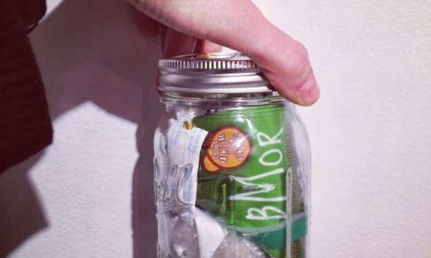 Zero-Waste Woman Can Fit Two Years Of Trash In One Small Mason Jar_Image 3