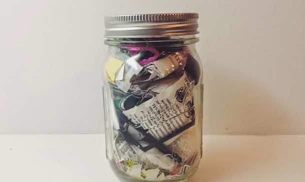 Zero-Waste Woman Can Fit Two Years Of Trash In One Small Mason Jar_Image 4