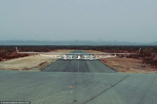 Facebook’s Giant Solar-Powered Internet Drone Just Completed Its Maiden Voyage_Image 5