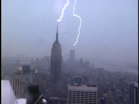 Watch as Lightning Strikes The Empire State Building In This Video_Image 0