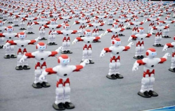 1000 Robots Dancing In Sync 