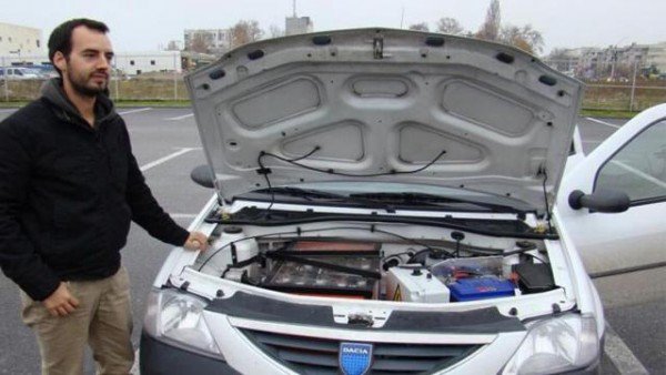 a-french-engineer-converts-old-cars-into-diy-poor-mans-teslas_image-1