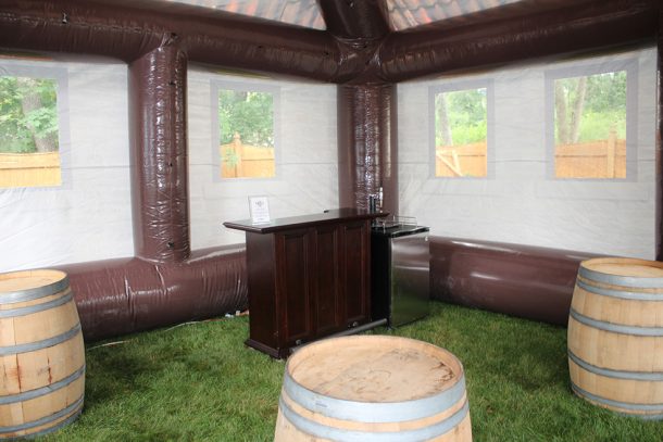 inflatable-pub-is-the-best-option-for-your-next-party_image-18