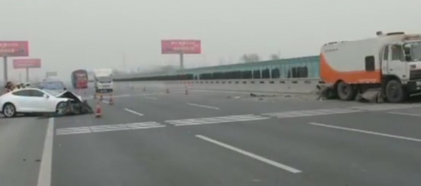 tesla-autopilot-might-be-involved-in-the-fatal-crash-in-china_image-2