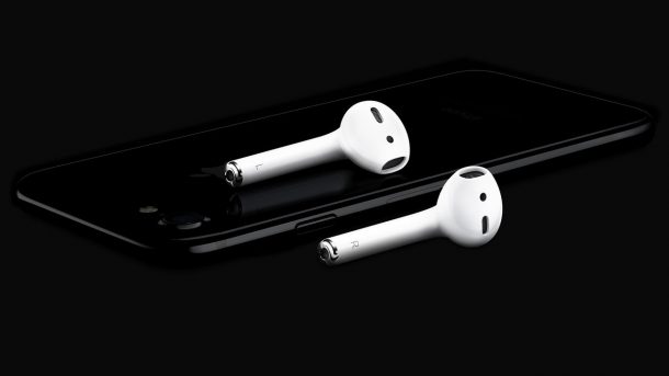 the-pair-of-wireless-airpods-was-the-best-reveal-at-the-apple-event-today_image-0