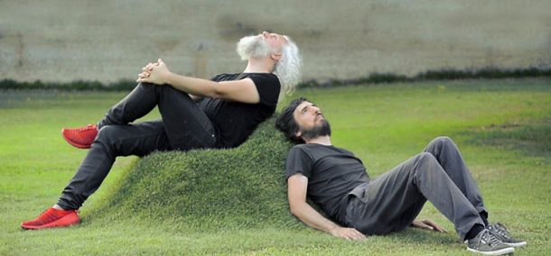 This Kit Lets You Grow A Grass Couch On Your Lawn_Image 1