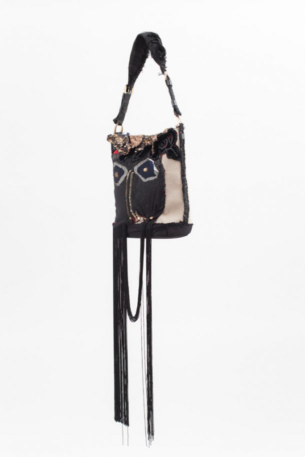 This Smart Self-Locking Handbag Will Take Care Of Your Shopping Addiction_Image 2
