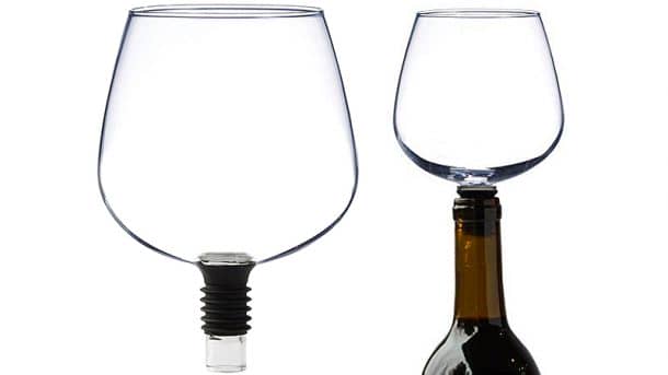 sip-without-shame-with-the-new-wine-bottle-stoppers-shaped-like-wine-glasses_image-1