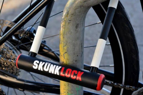 the-skunklock-makes-the-bike-thieves-vomit-if-they-try-to-cut-it_image-3