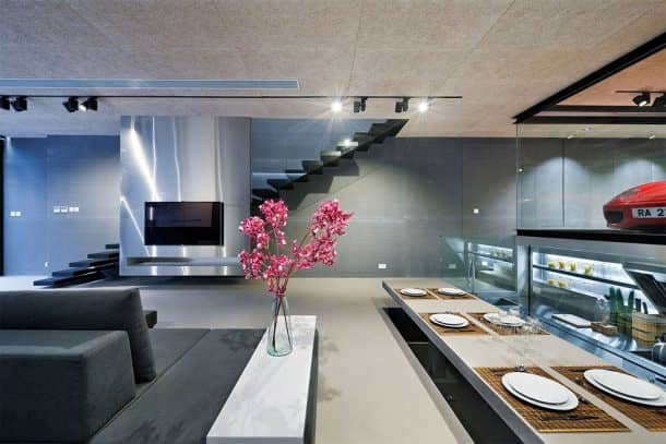 this-high-tech-glass-walled-home-in-hong-kong-will-give-you-goals_image-4