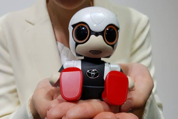 toyota-unveils-kirobo-mini-robot-baby-amid-falling-japanese-birthrates_image-6