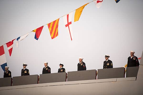 161016-N-AT895-225 BALTIMORE (Oct. 16, 2016) The crew of the Navy's newest and most technologically advanced warship, USS Zumwalt (DDG 1000), brings the ship to life during a commissioning ceremony at North Locust Point in Baltimore. (U.S. Navy photo by Petty Officer 1st Class Nathan Laird/Released)