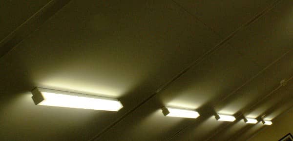 why-do-the-fluorescent-lights-buzz_image-2