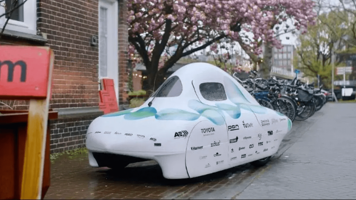 This New Hydrogen Powered Car Can Run Over 1242 Miles On A S