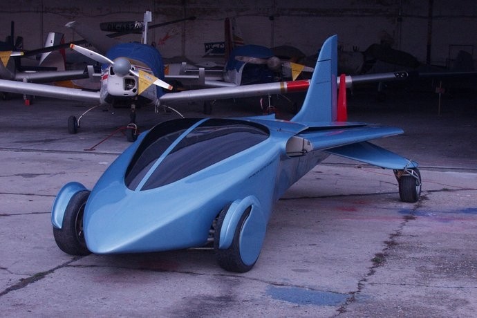This earlier prototype of the Aeromobil flying car had just one tail fin (Photo: Peter Zak...