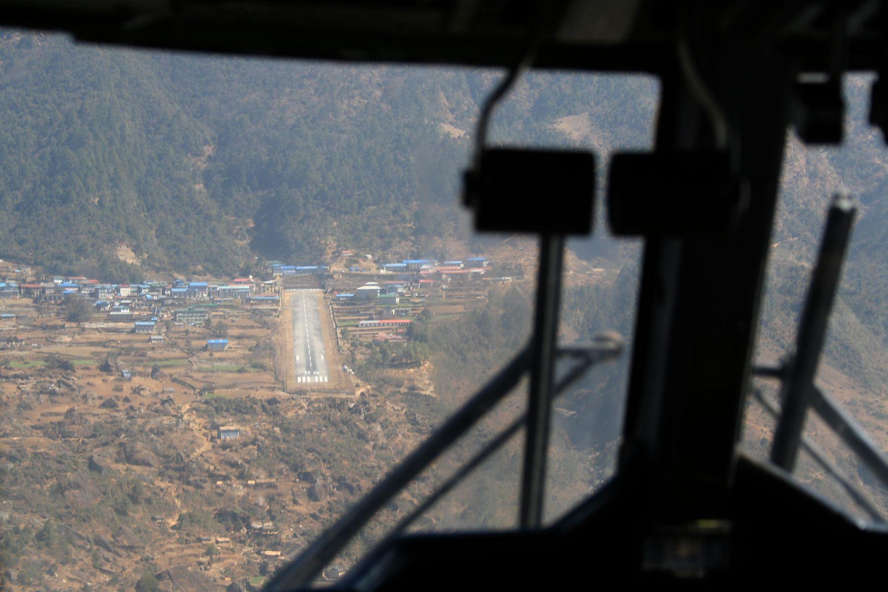 Tenzing-Hillary flygplats 3