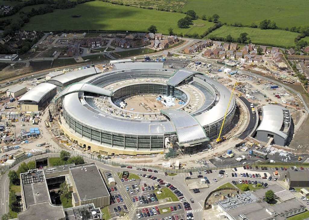 Apple Unveils Its New Spaceship Style Headquarters