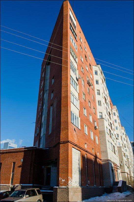 You Won't Believe This Apartment Building In Russia Exists For Real