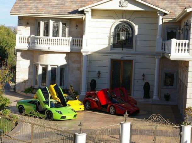 Ever Wondered Where Billionaires Park Their Supercars? These 25 Garages ...