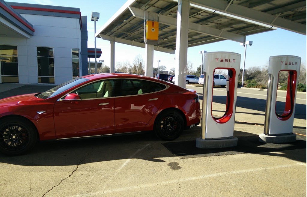 Tesla’s First Solar Powered Supercharging Site