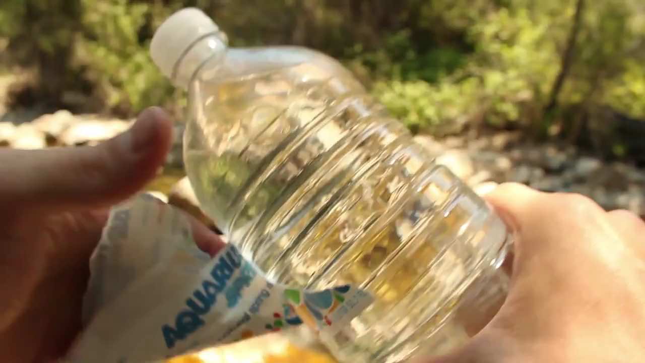 Start-a-Fire-With-a-Water-Bottle