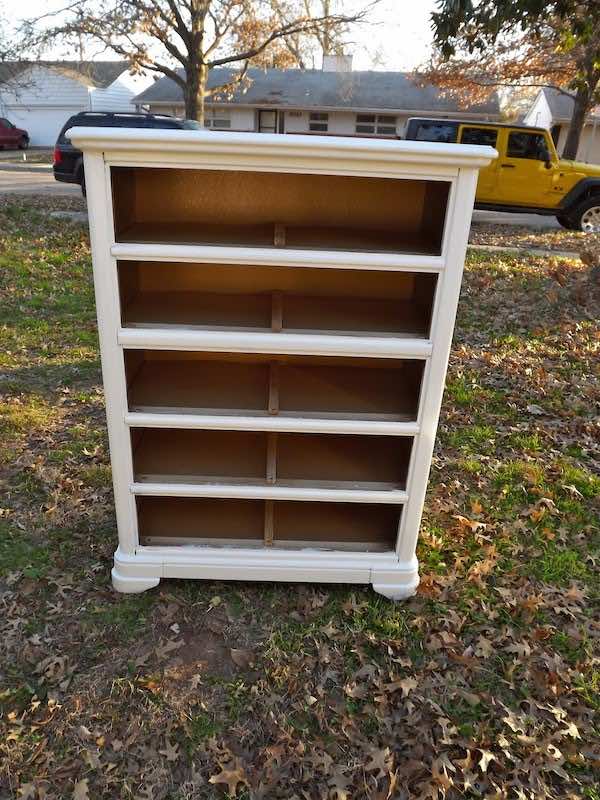 Girl Had Some Old Dressers In Her, What To Do With Old Dressers