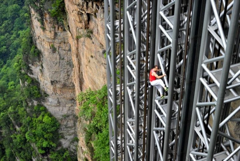 Hundred Dragons Elevator In China Is The World's Longest Out