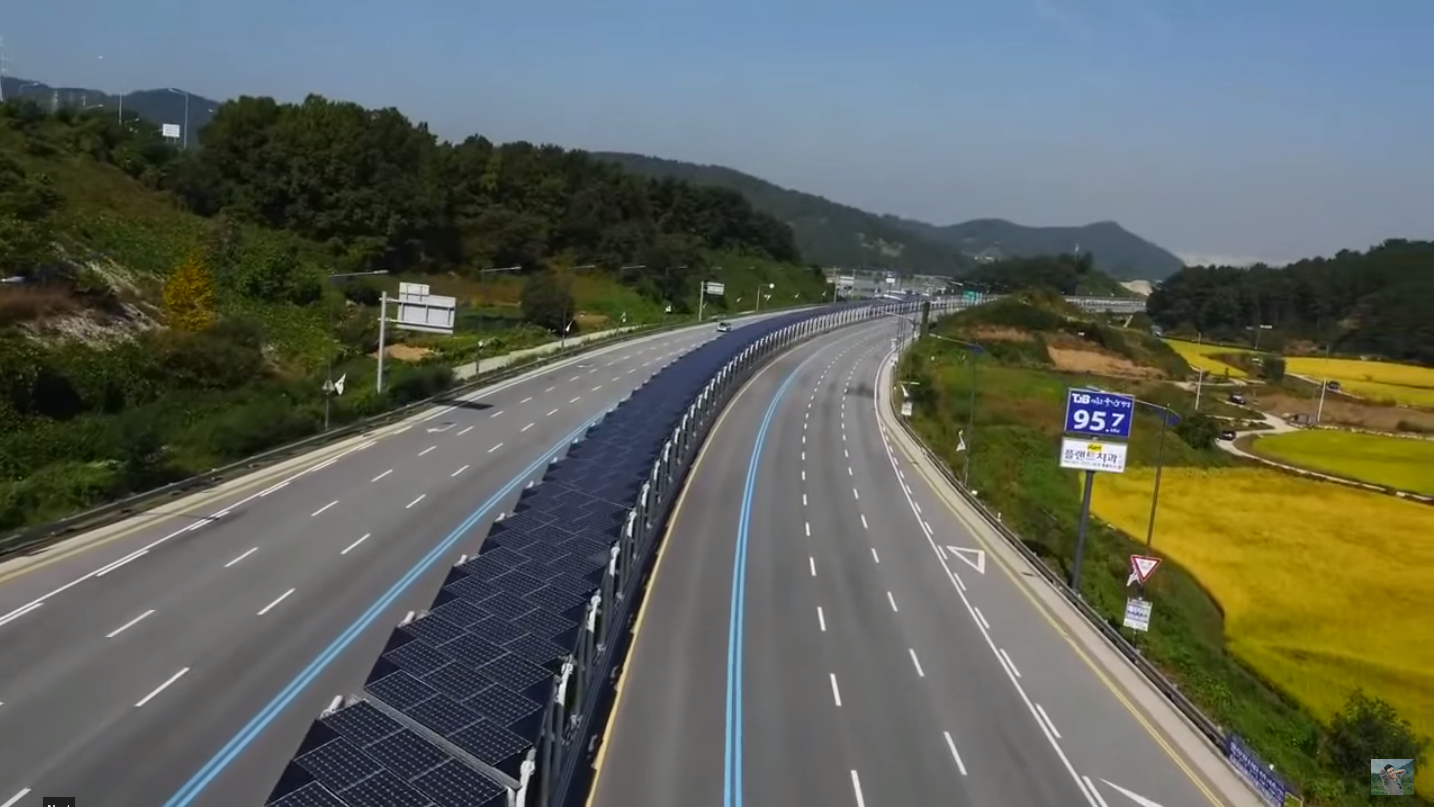 Korean Solar Bike Lane Offers Shade 4