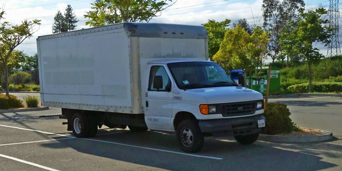 Google employee saves 90$ salary by living in a truck2