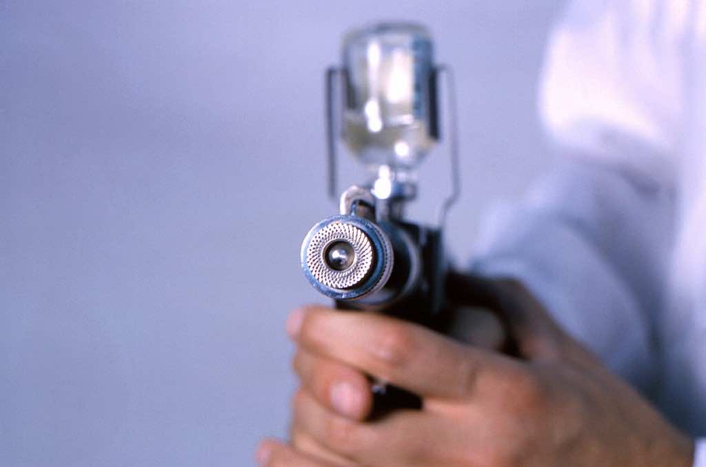 new-injection-pistol-shoots-the-vaccine-right-into-your-musc