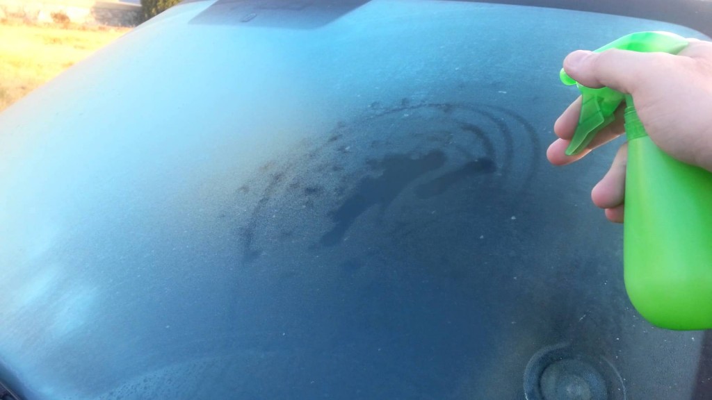 Remove ice from windscreen