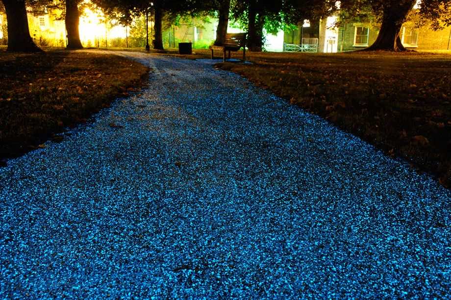 Who Needs Streetlights Glow In The Dark Sidewalks Make Late Night Walks More Dreamy_Image 1