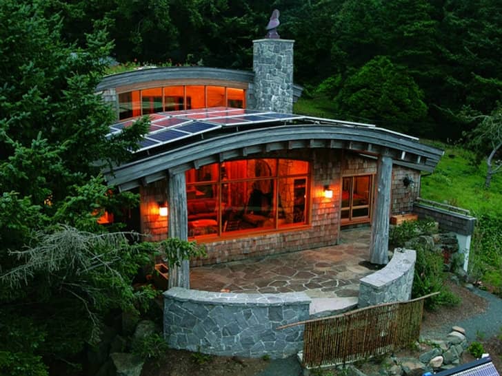 8 Homes That Generate More Energy Than They Consume_Image 21