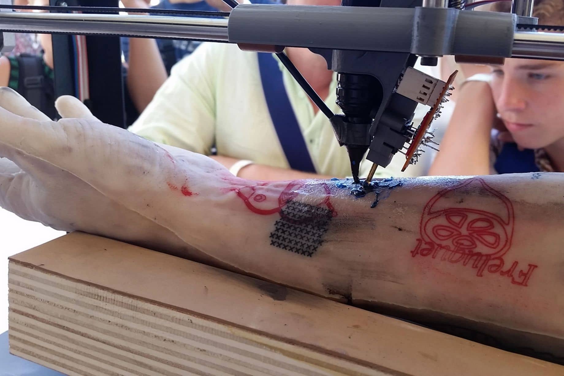 This Robot Can Draw Any Tattoo On Your Body - Wonderful Engi