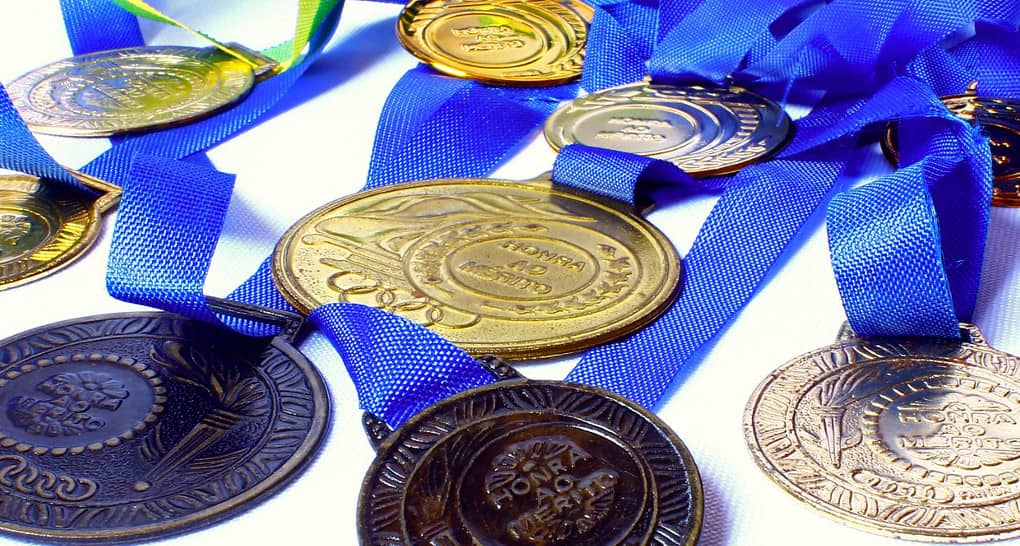 Japan-Recycle-Smartphones-into-Olympic-Medals-Tall-1020x546