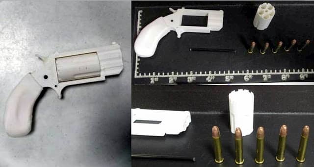 TSA Discovers a 3D Printed Gun Inside A Carry On_Image 0