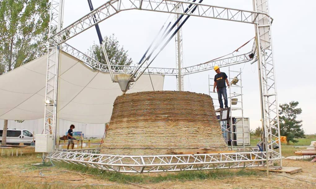 Zero-Cost Mud Homes Produced By The World’s Largest Delta 3D Printer_image 0