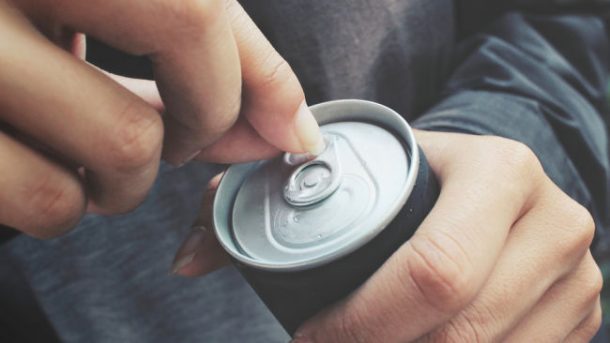 Does Tapping A Soda Can Really Prevent It From Fizzing Over 4852