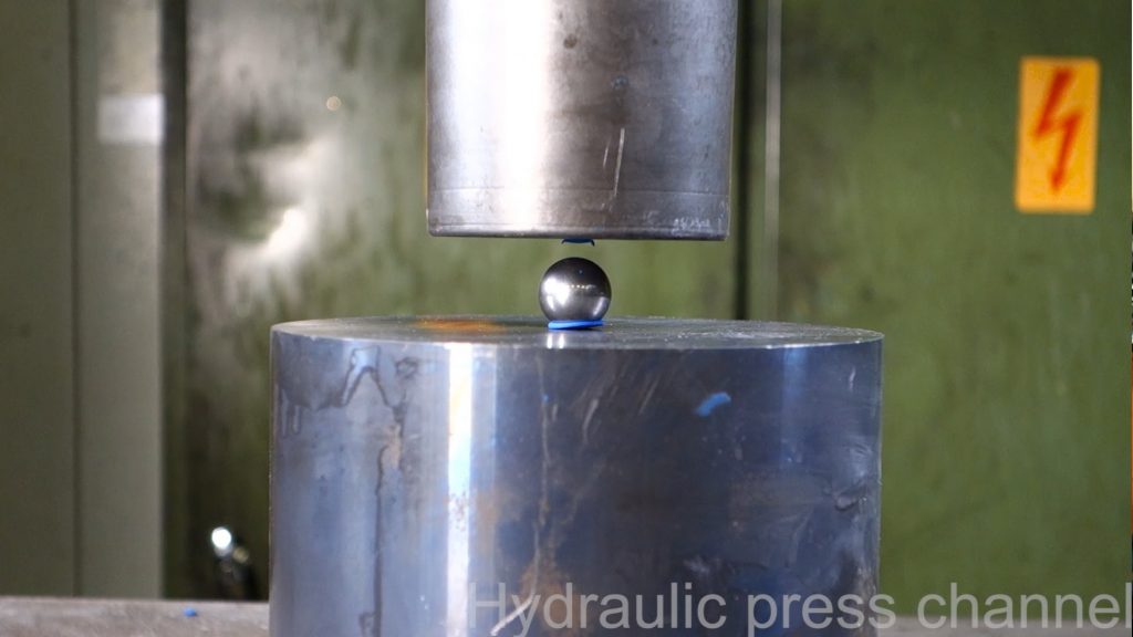 its-surprising-how-much-damage-a-small-ball-bearing-can-cause-to-a-hydraulic-press_image-0