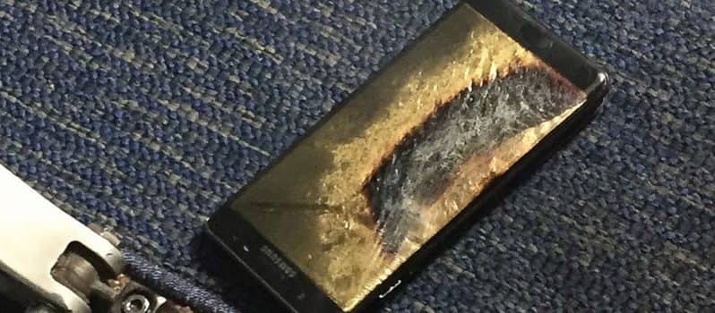 and-now-the-replacement-samsung-galaxy-note7-catches-fire-on-a-plane_image-3