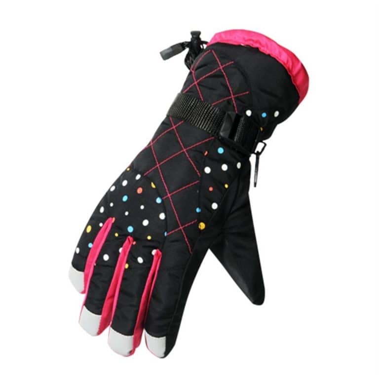 10 Best Snow Gloves That Pledge To Keep Your Hands Warm