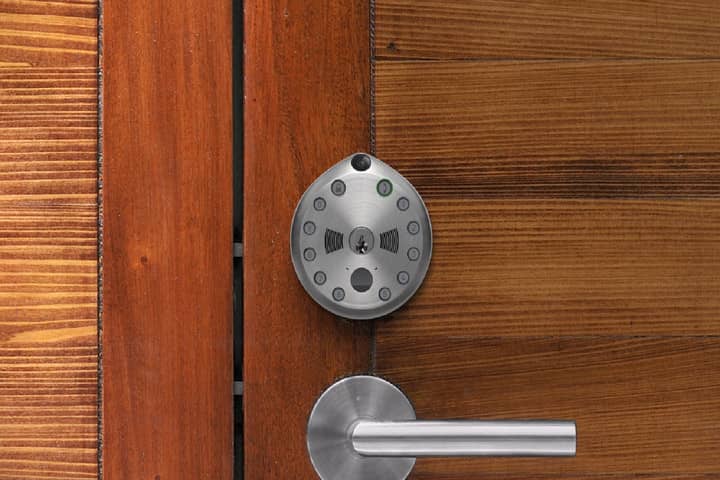 the-gate-smart-lock-allows-you-to-unlock-your-door-using-an-app_image-3