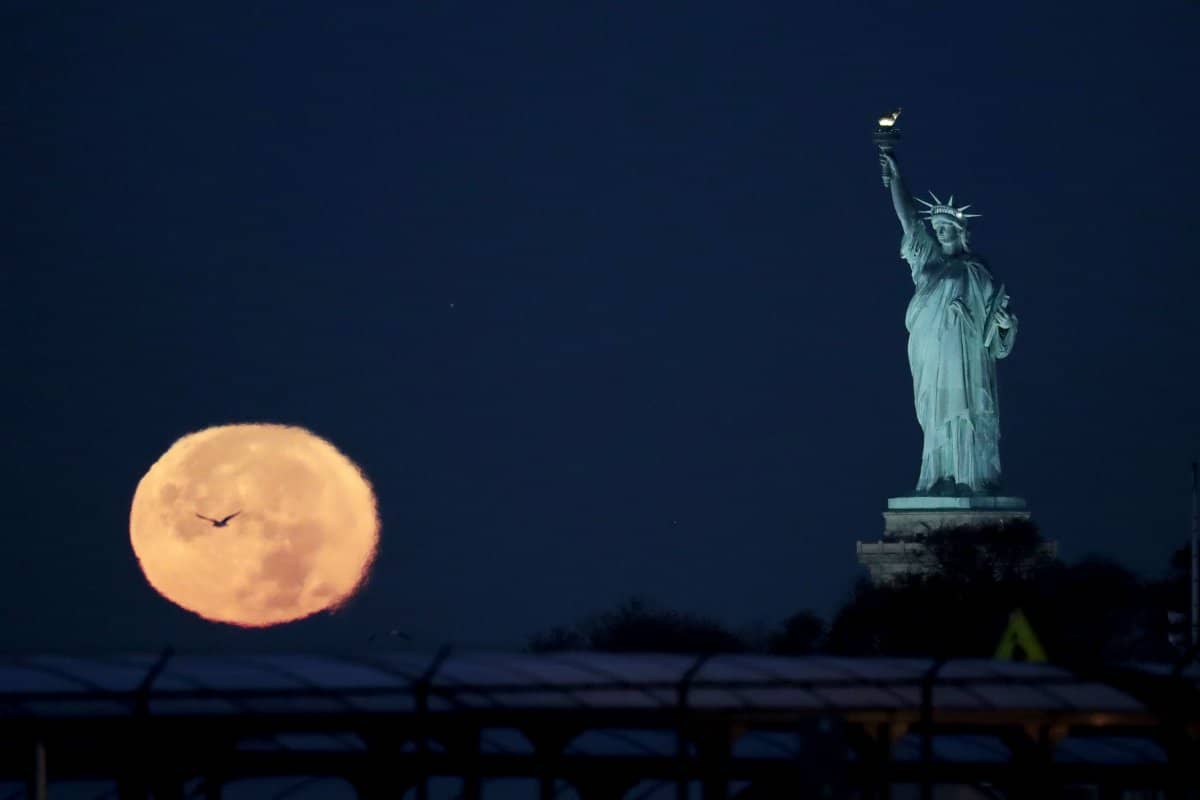 15 Best Photos Of The Supermoon From Around The World