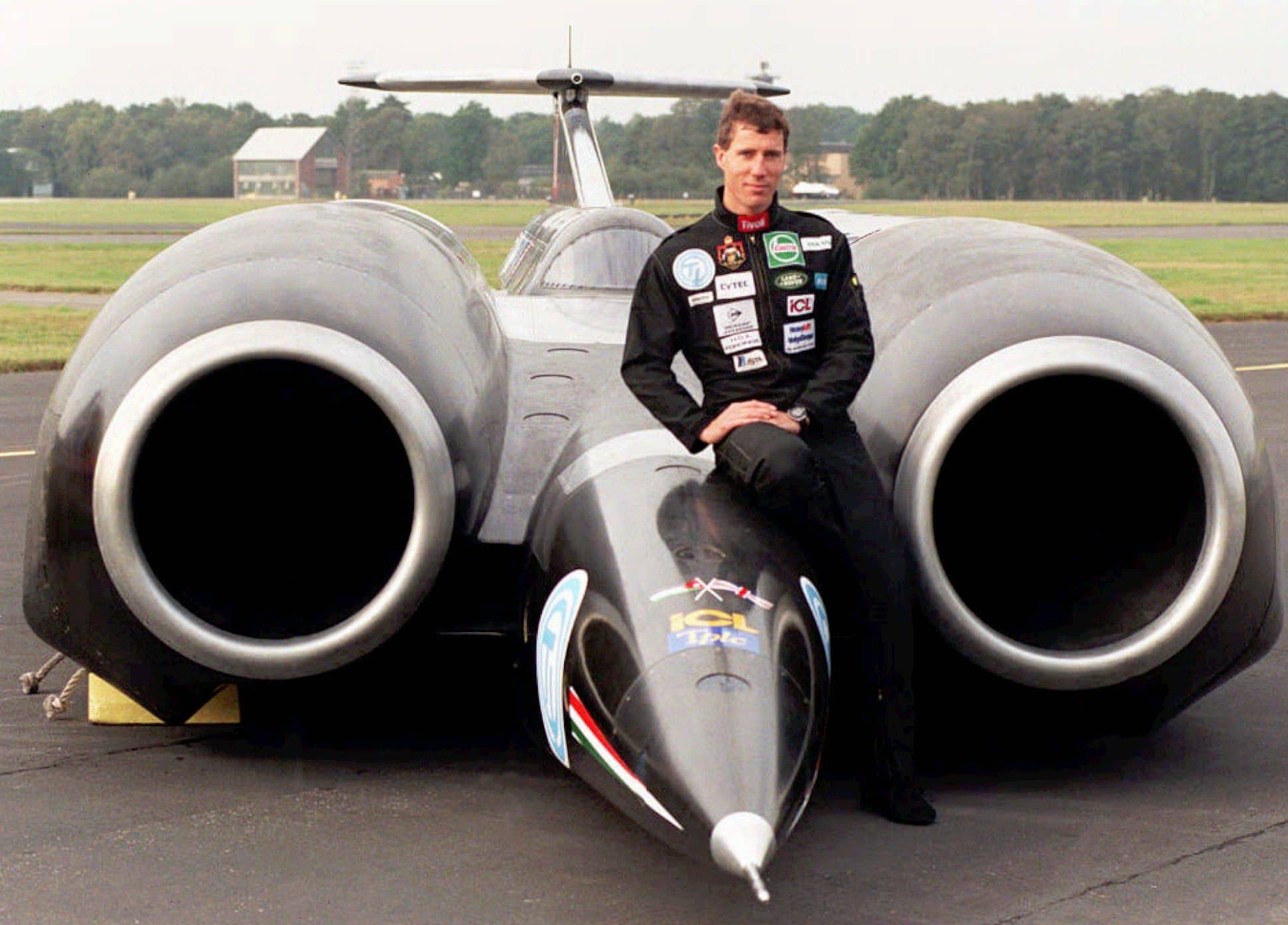 meet-the-thrust-ssc-the-fastest-car-in-the-world