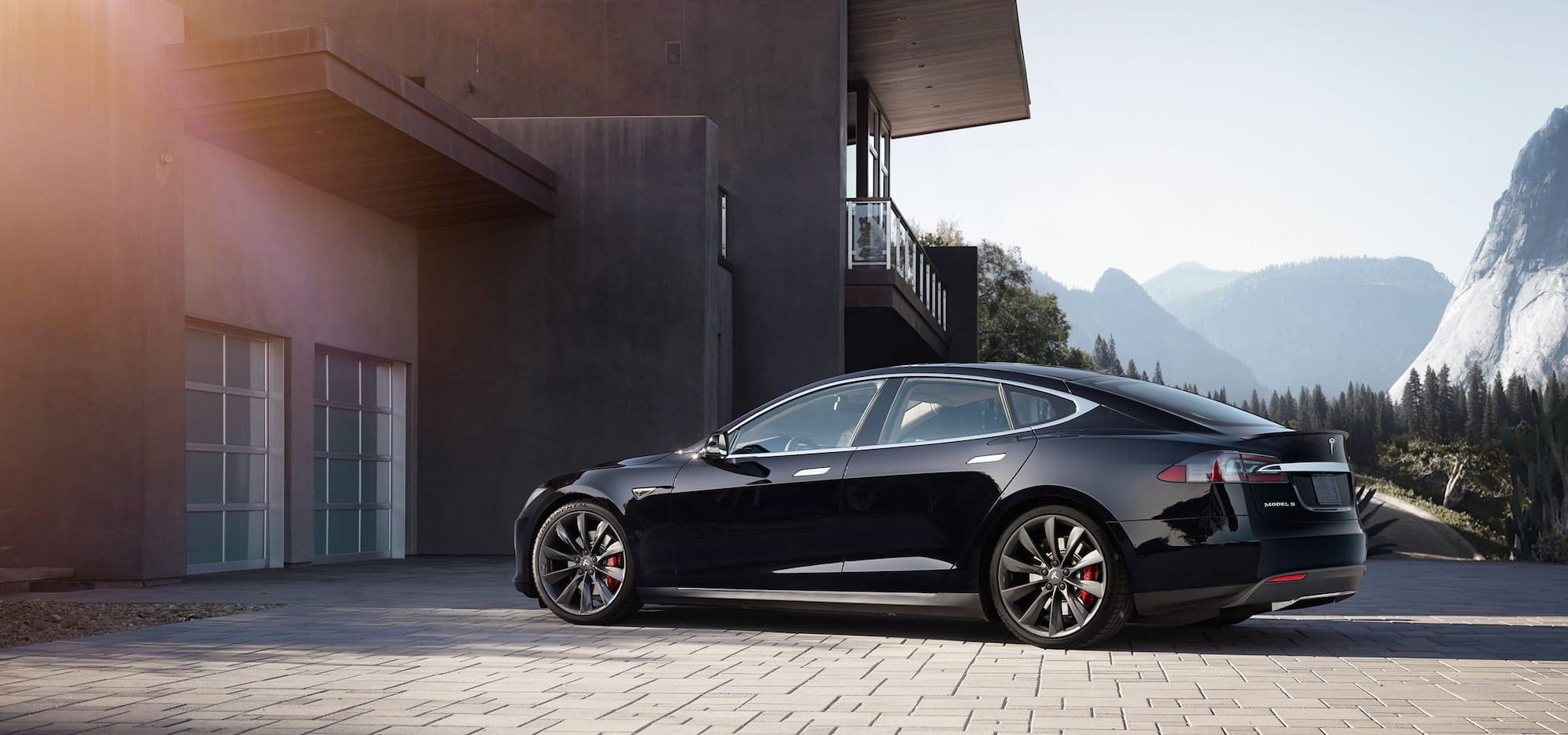 Tesla Introduces The Model S 100D The World’s Longest Ra