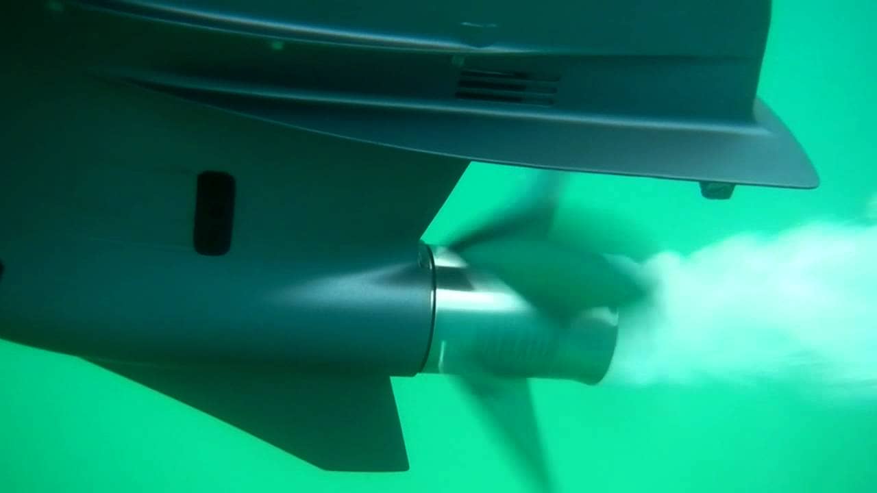 why boats have propellers at the back